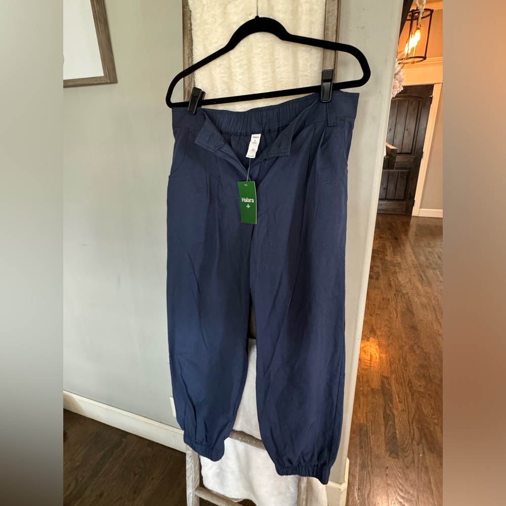 Mid rise casual cotton jogger pants. New with tags